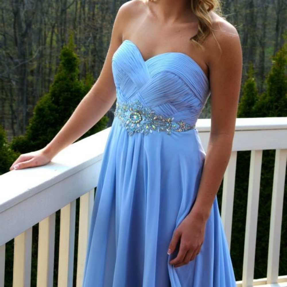 beautiful baby blue prom dress